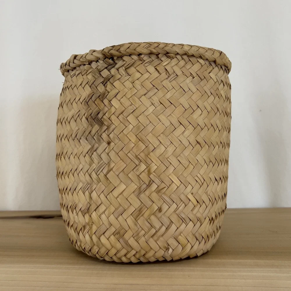 SOLD Vintage Oaxacan Woven Palm Storage Basket - Picture 4 of 7